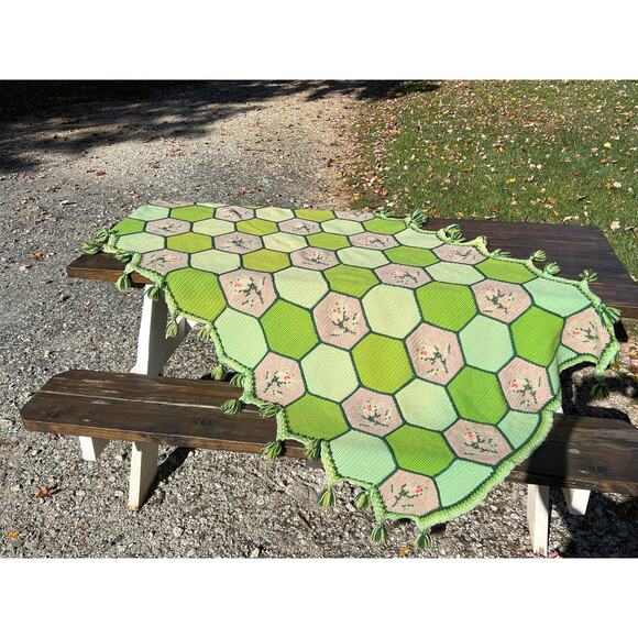 Vintage Hexagon Floral Roses Afghan Throw Blanket Flower Handmade Grandma 70s - Picture 2 of 10